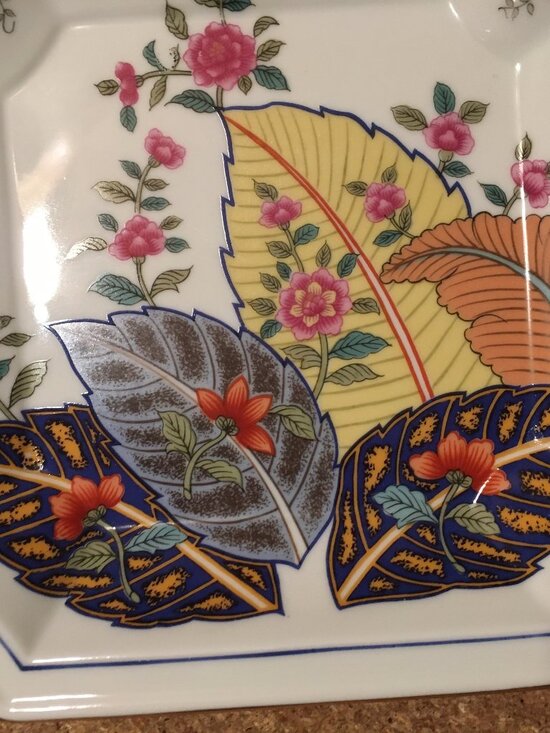 tobacco leaf fine china by mann Set of 4 O Plates | Chinoiserie Floral Dinnerware The joyous exuberance of the Tobacco Leaf pattern is undiminished by time Vintage] Dessert plate (medium plate)